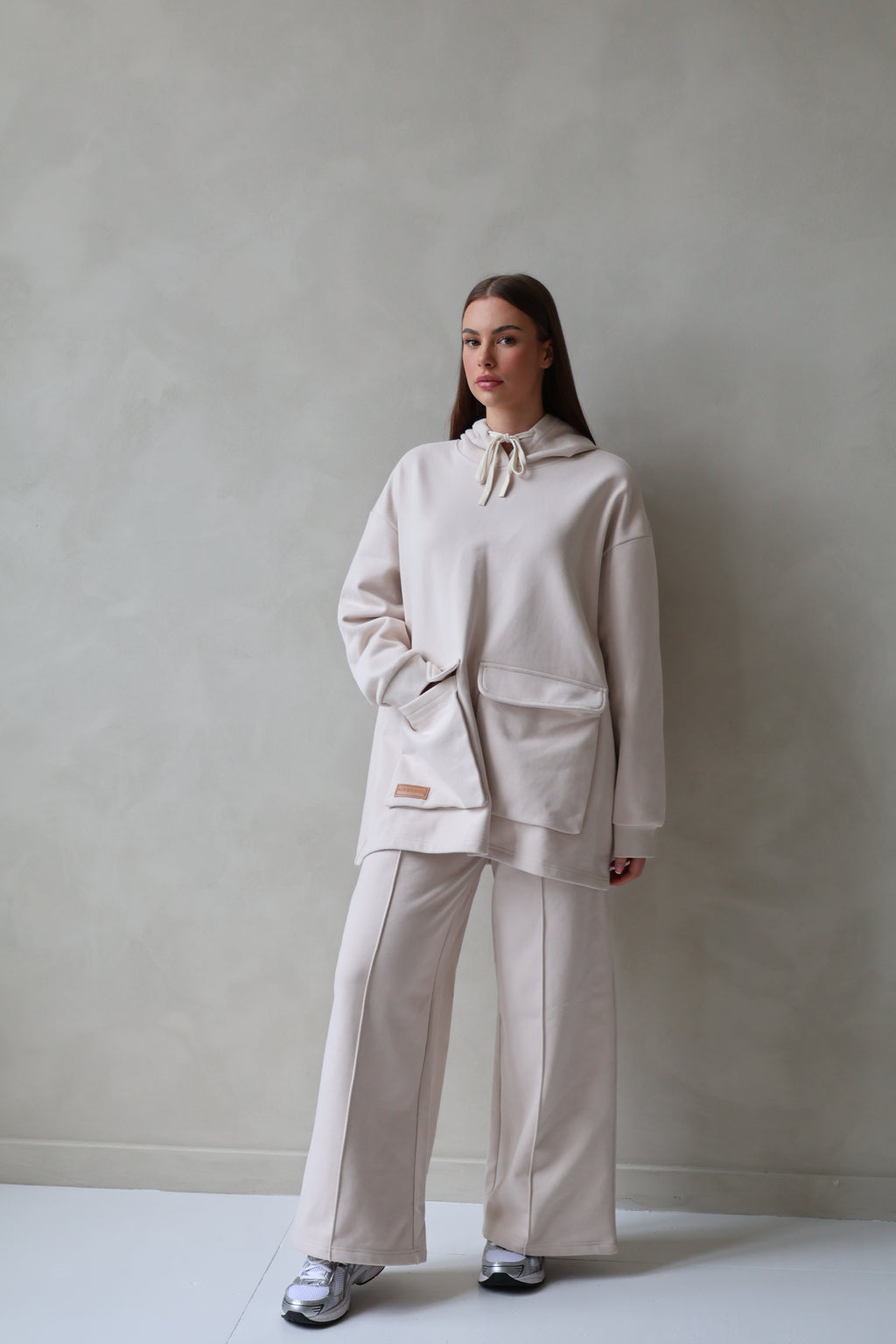 Jogging Suit- Ecru 3 delig.