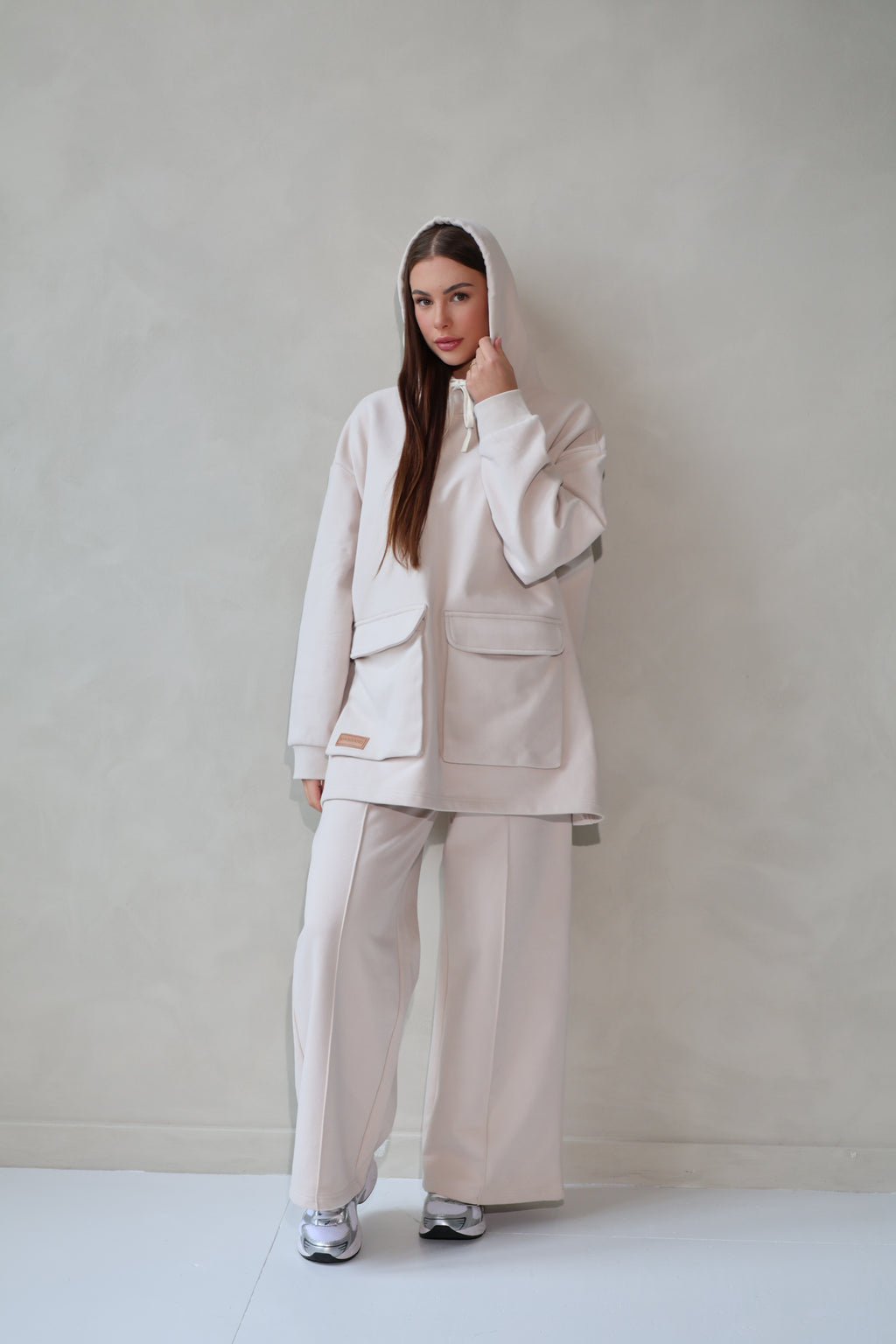 Jogging Suit- Ecru 3 delig.