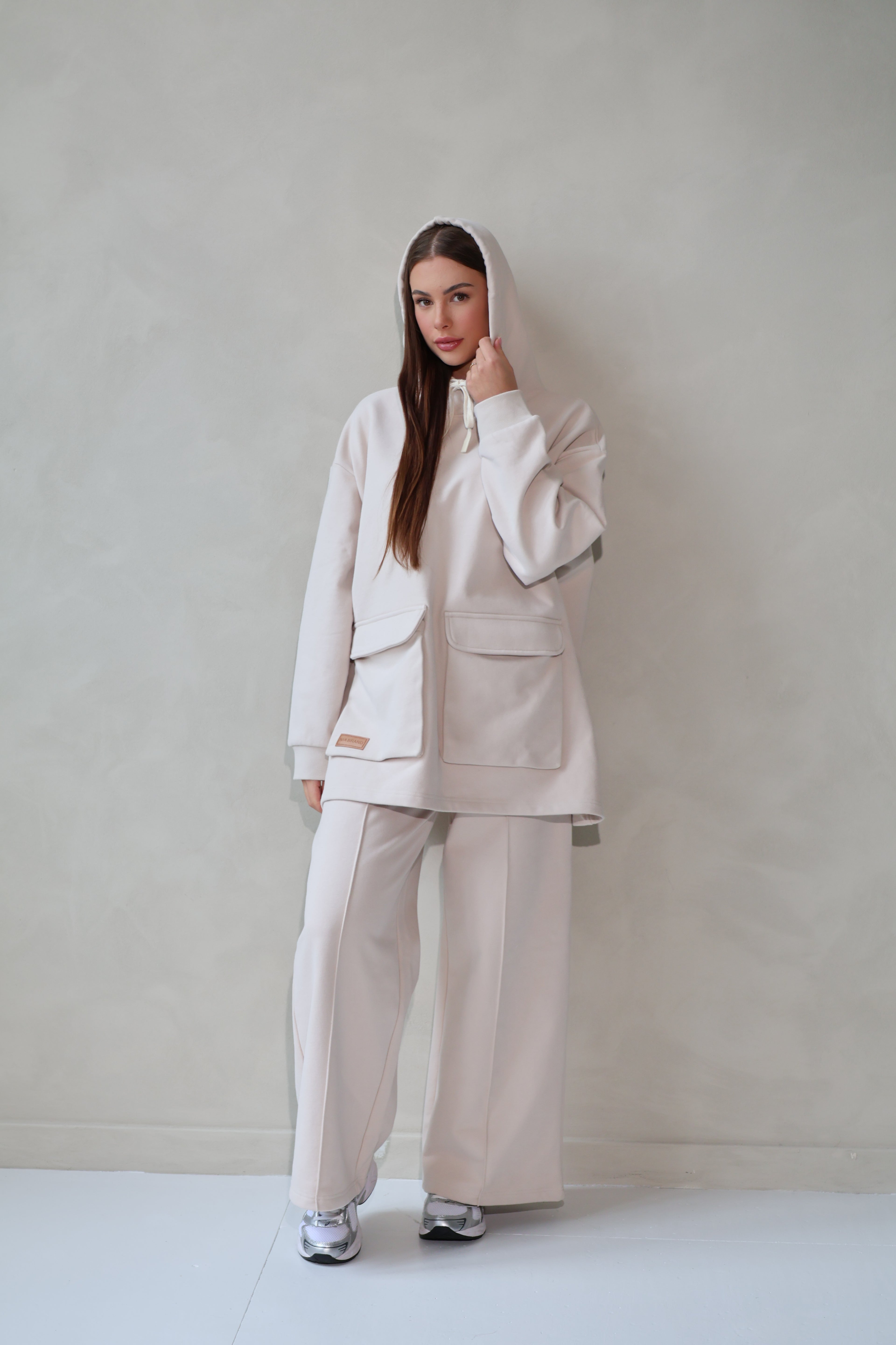 Jogging Suit- Ecru 3 delig.