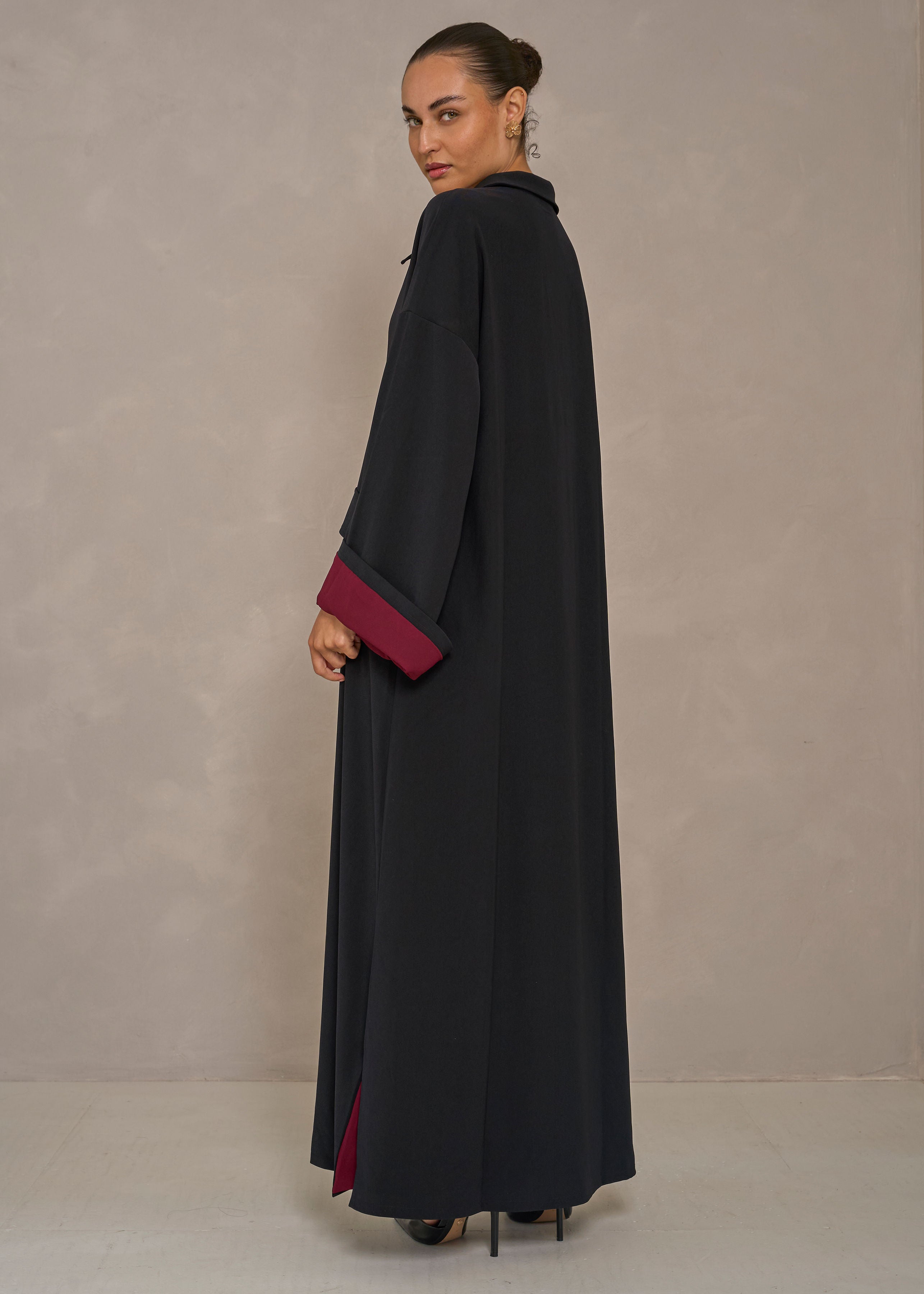 Essential Abaya Black